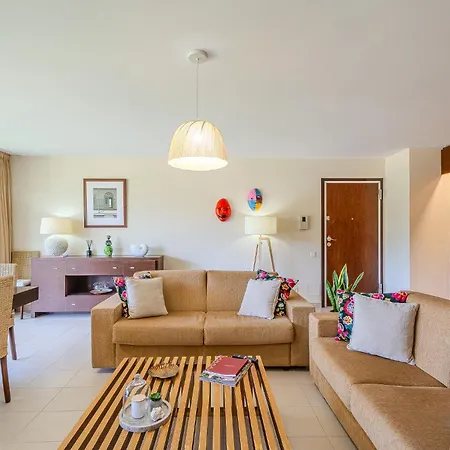 Entre O Vale E O Mar - Herdade Dos Salgados * Guia (Faro)