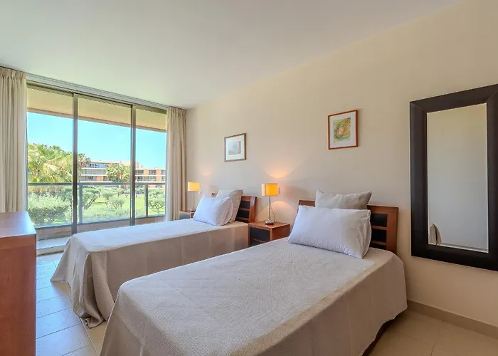 Entre O Vale E O Mar - Herdade Dos Salgados Guia (Faro)